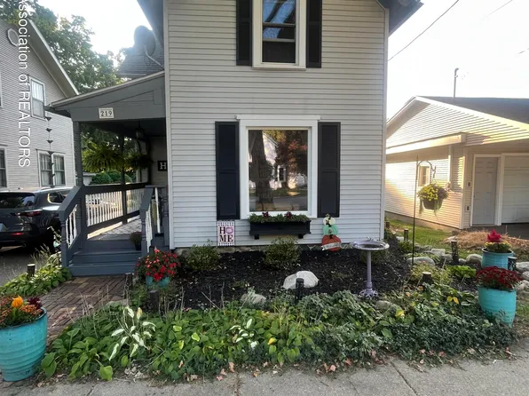 219 N Sycamore St, Marshall, MI 49068