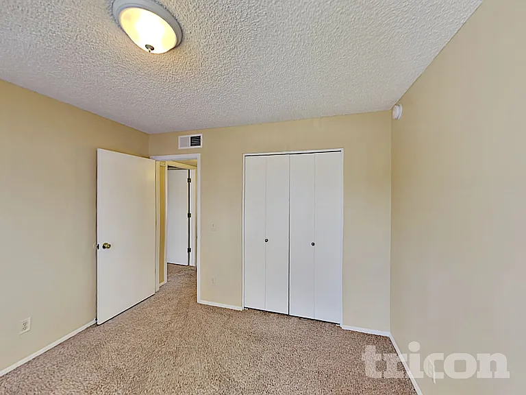 601 E Palomino Dr — Photo 13