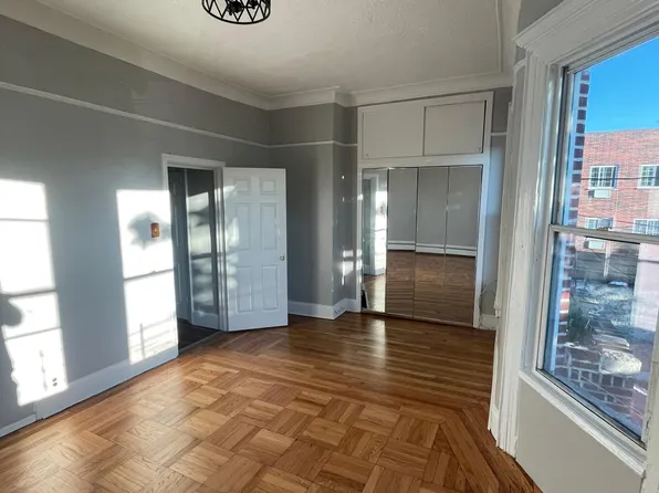 1836 Unionport Rd #2.2, Bronx, NY 10462