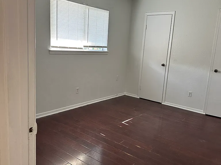 6718 Rowell Ct — Photo 8