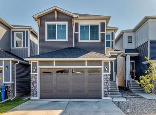 321 N Carringvue Pl NW, Calgary, AB T3P2A5