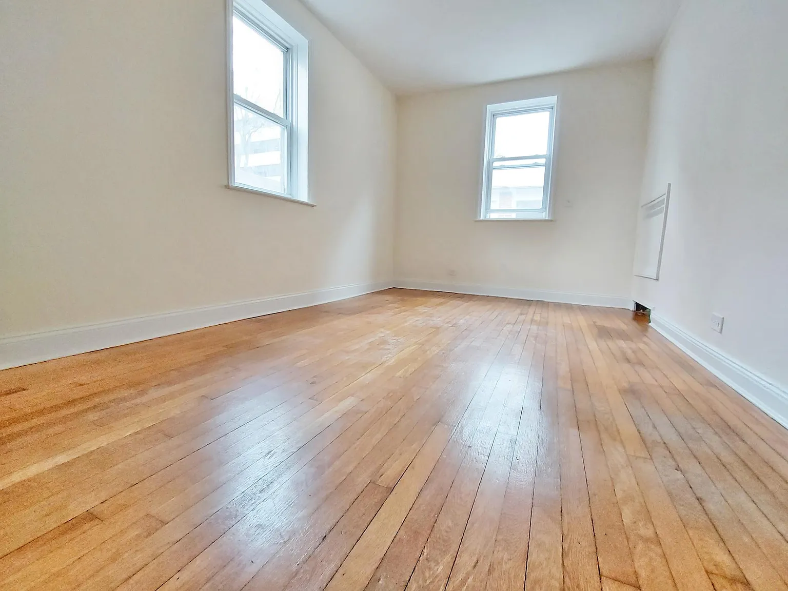 2 bed, 1100 sqft, $2,700 — Photo 3