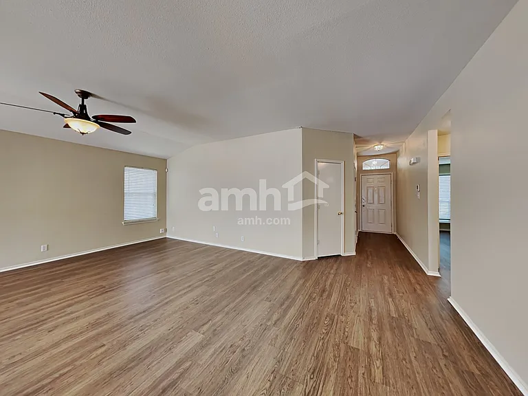 1419 Diamond Blf — Photo 7