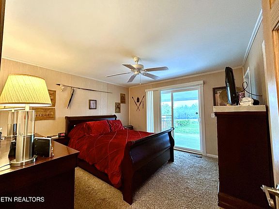 18th image of 1038 Newton Ln