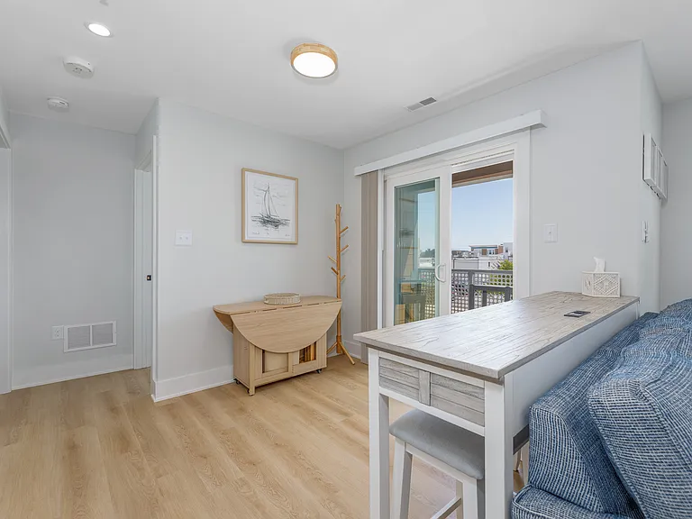 728A West Ave — Photo 17