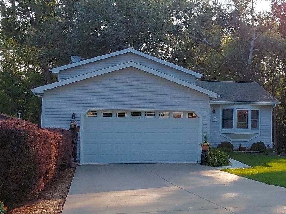 2nd image of 217 Maplewood Dr