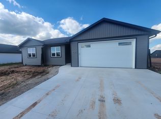 2090 White Dove Ln, Kaukauna, WI 54130