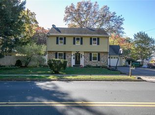 25 Seaflower Rd, Milford, CT 06460