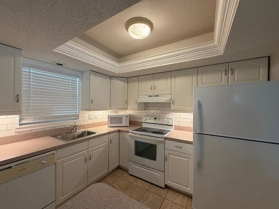 2 bed, 1020 sqft, $1,800 — Photo 4