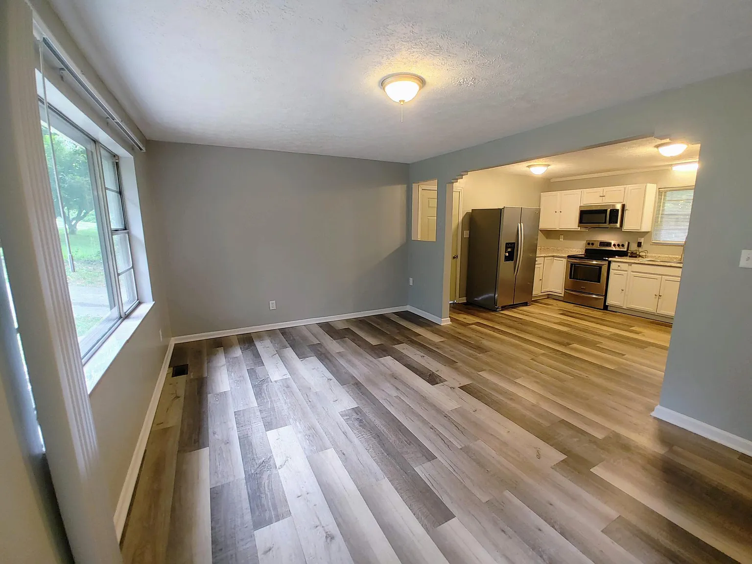 2 bed, 816 sqft, $1,800 — Photo 2