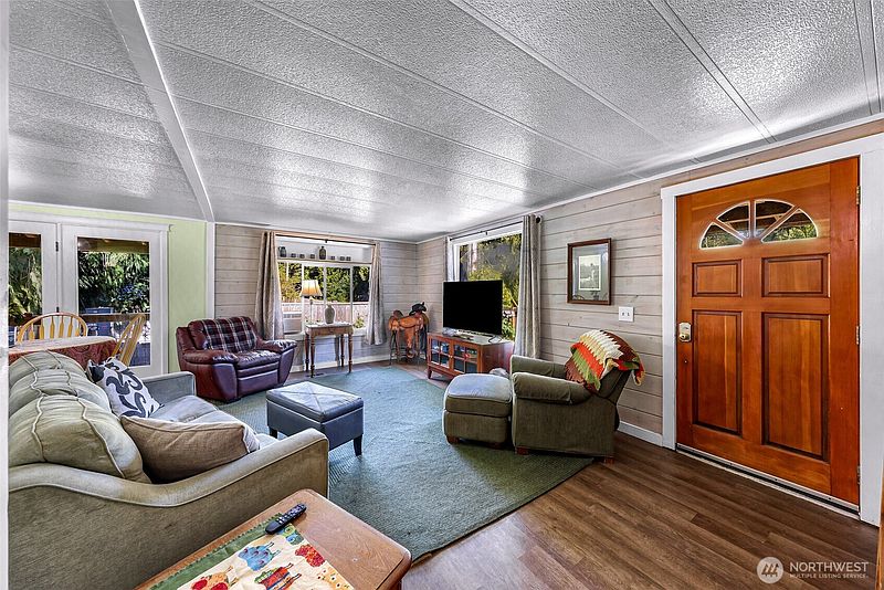4th image of 46649 Baker Loop Road