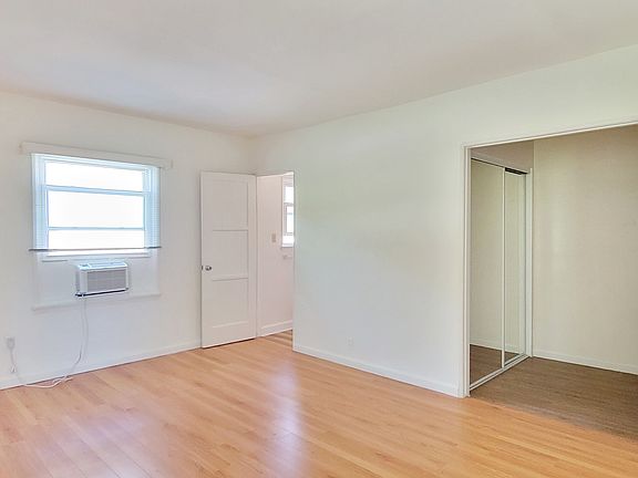 2nd image of 4925 Beverly Blvd APT 21