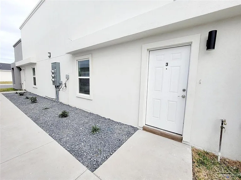 3405 Frio Ave #3 — Photo 3