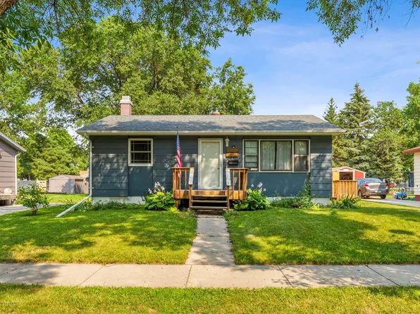 825 26th St N, Fargo, ND 58102