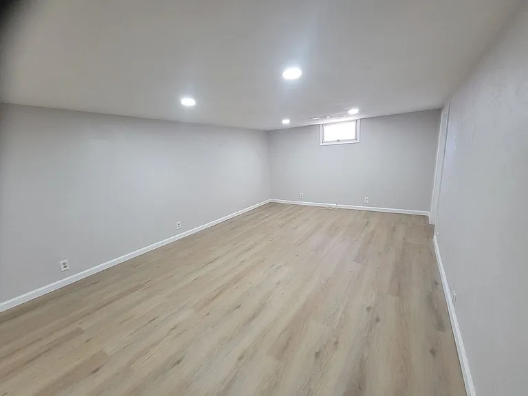 2518 W Kansas St — Photo 13