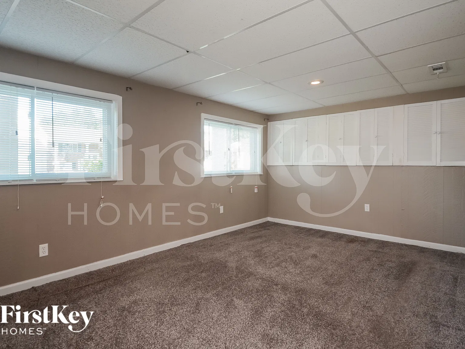 3 bed, 2.0 bath, 1064 sqft, $1,805 — Photo 3