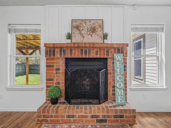 3rd image of 12621 Valleywood Dr