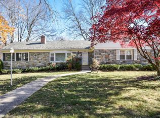 9711 Hillridge Dr, Kensington, MD 20895