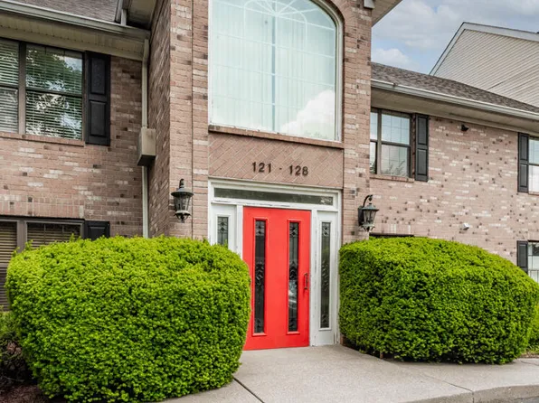2726 Hollywood Ter APT 124, Louisville, KY 40206