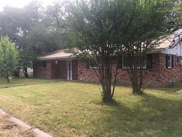 1st image of 106 W Lamar St
