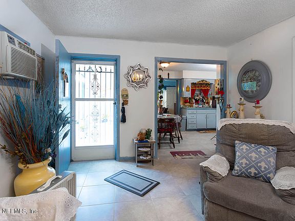 4th image of 119 OAK WAY
