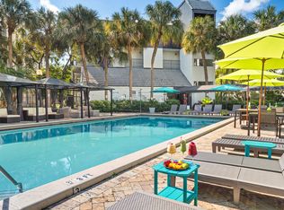 2520 Stirling Rd #236, Hollywood, FL 33020