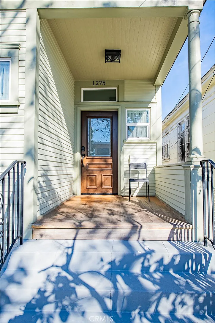 3 bed, 834 sqft, $1,550 — Photo 3