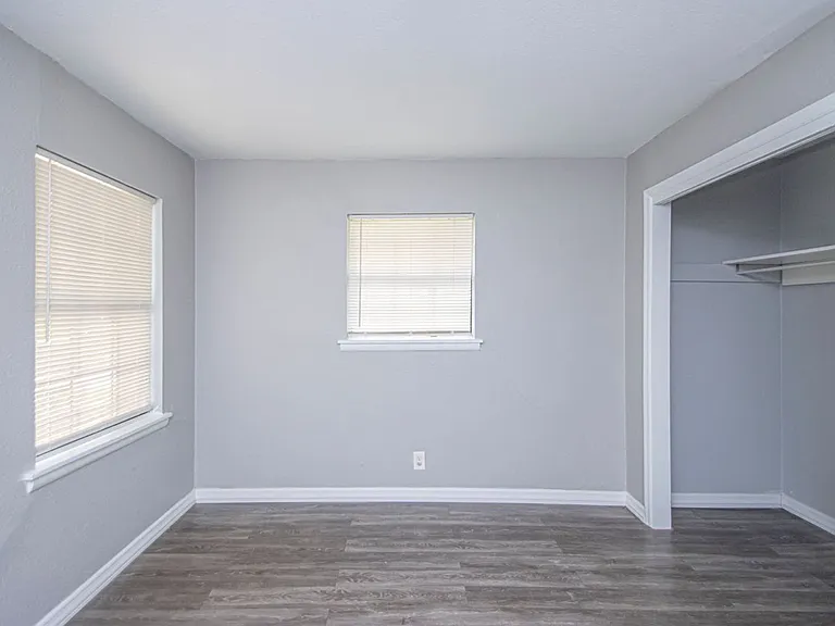 4900 Trinity Dr — Photo 9