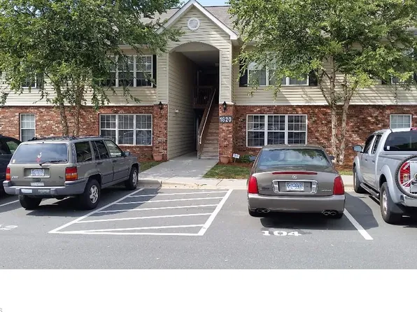 1820 Crest Hollow Dr APT 103, Winston Salem, NC 27127