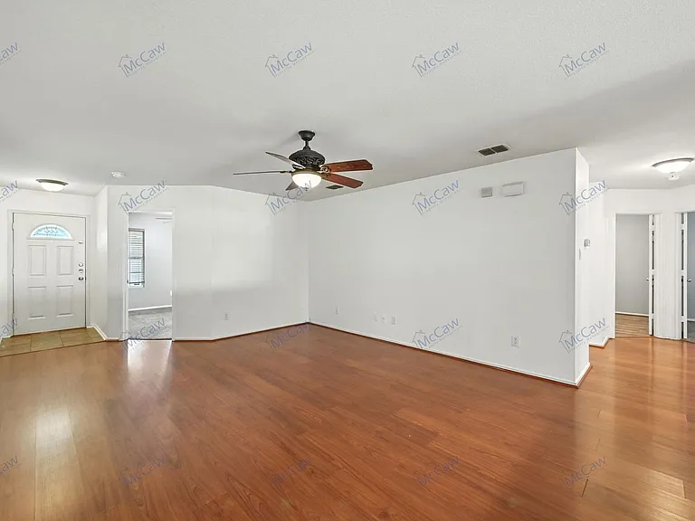 10512 Flagstaff Run — Photo 3
