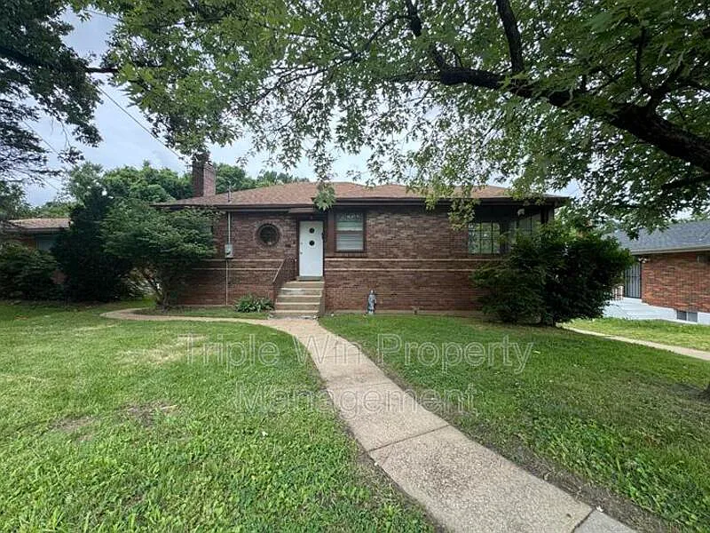 550 N Elizabeth Ave photo 1
