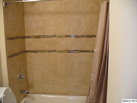 Home for Sale in Quincy, IL $88,500