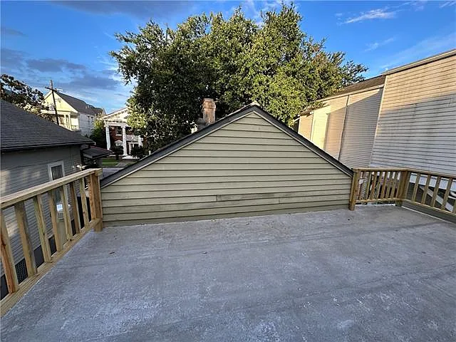 1204 Marengo St #B — Photo 7