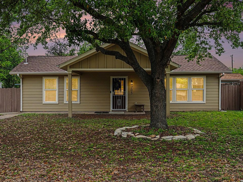 1st image of 205 BALCONES HEIGHTS RD