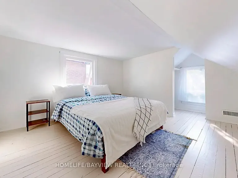 316 Silverthorn Ave — Photo 10