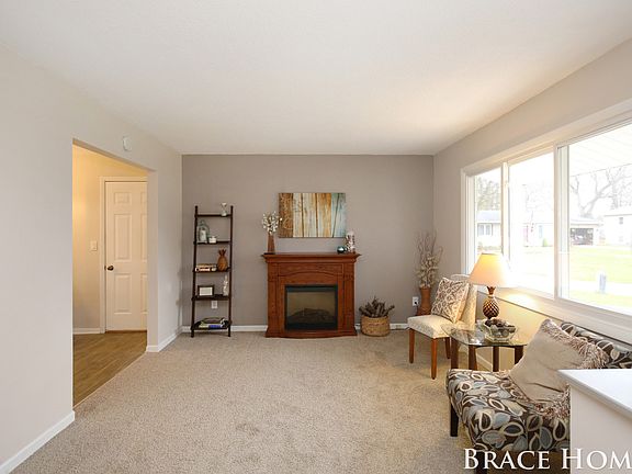 2nd image of 2138 Galahad St NE
