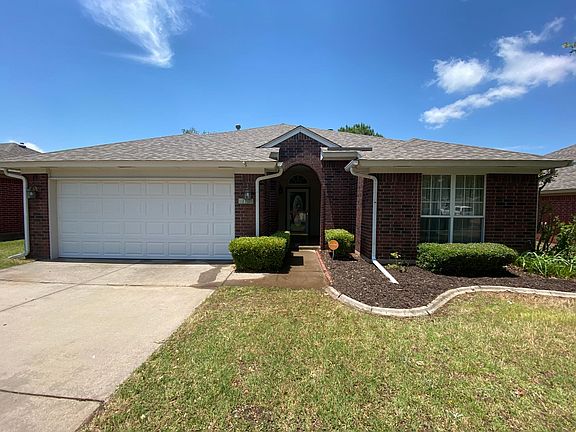 2nd image of 112 Great Oaks Dr