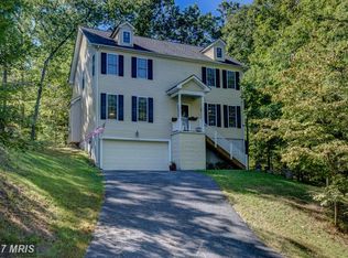 1212 Lakeview Dr, Cross Junction, VA 22625
