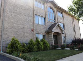 5258 W 79th St APT B3, Burbank, IL