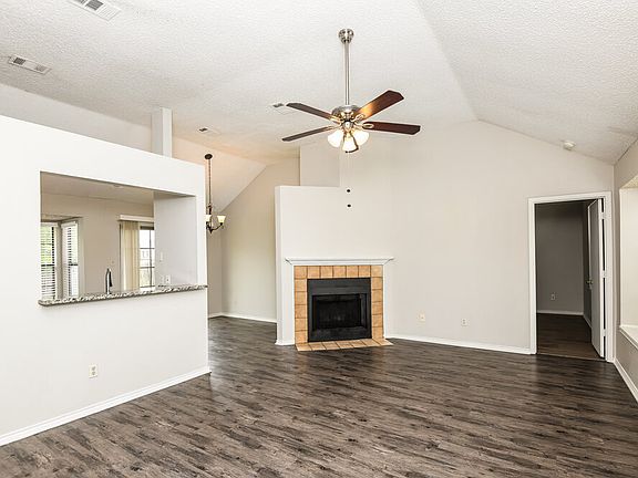 4th image of 4702 Waxwing Dr