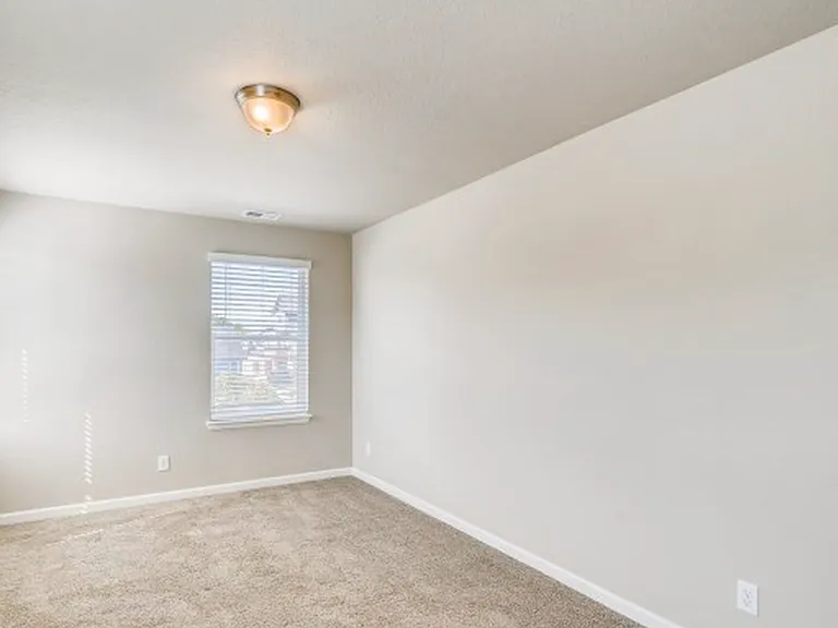 760 Stonebridge Dr — Photo 27