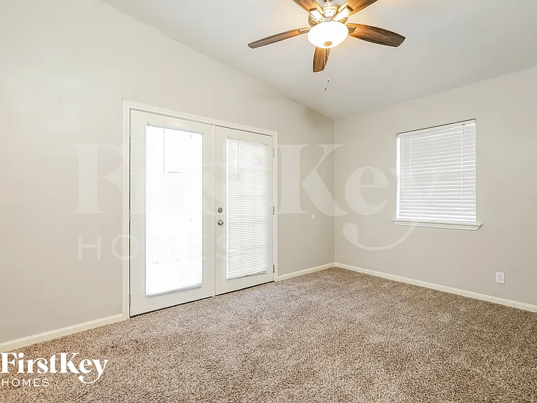 6127 Bright Valley Dr — Photo 8