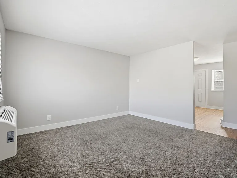 Hickory Creek Apartments — Photo 20