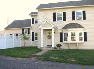 981 Tinkham Rd, Wilbraham, MA 01095