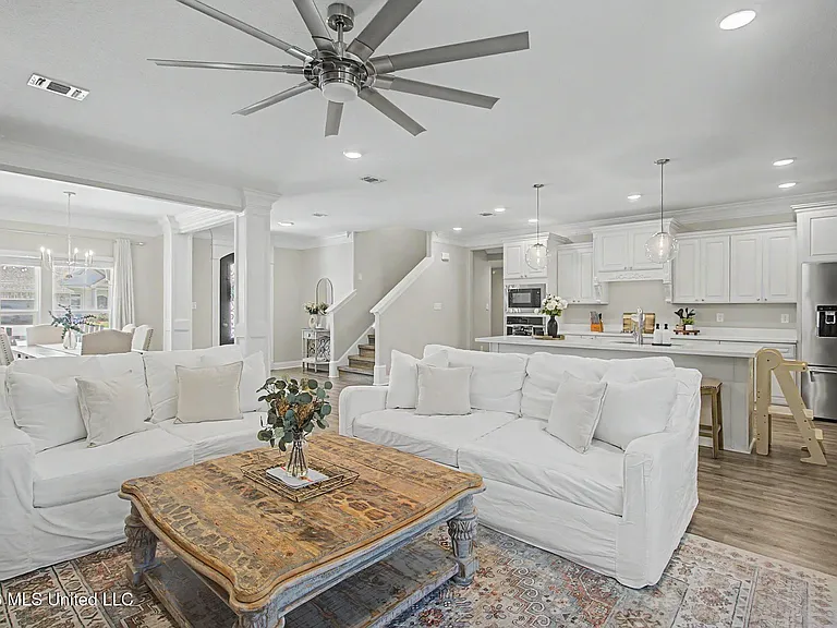 6812 Enclave Ln — Photo 10