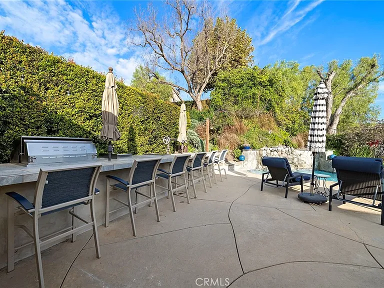 22 Lexington Way — Photo 4
