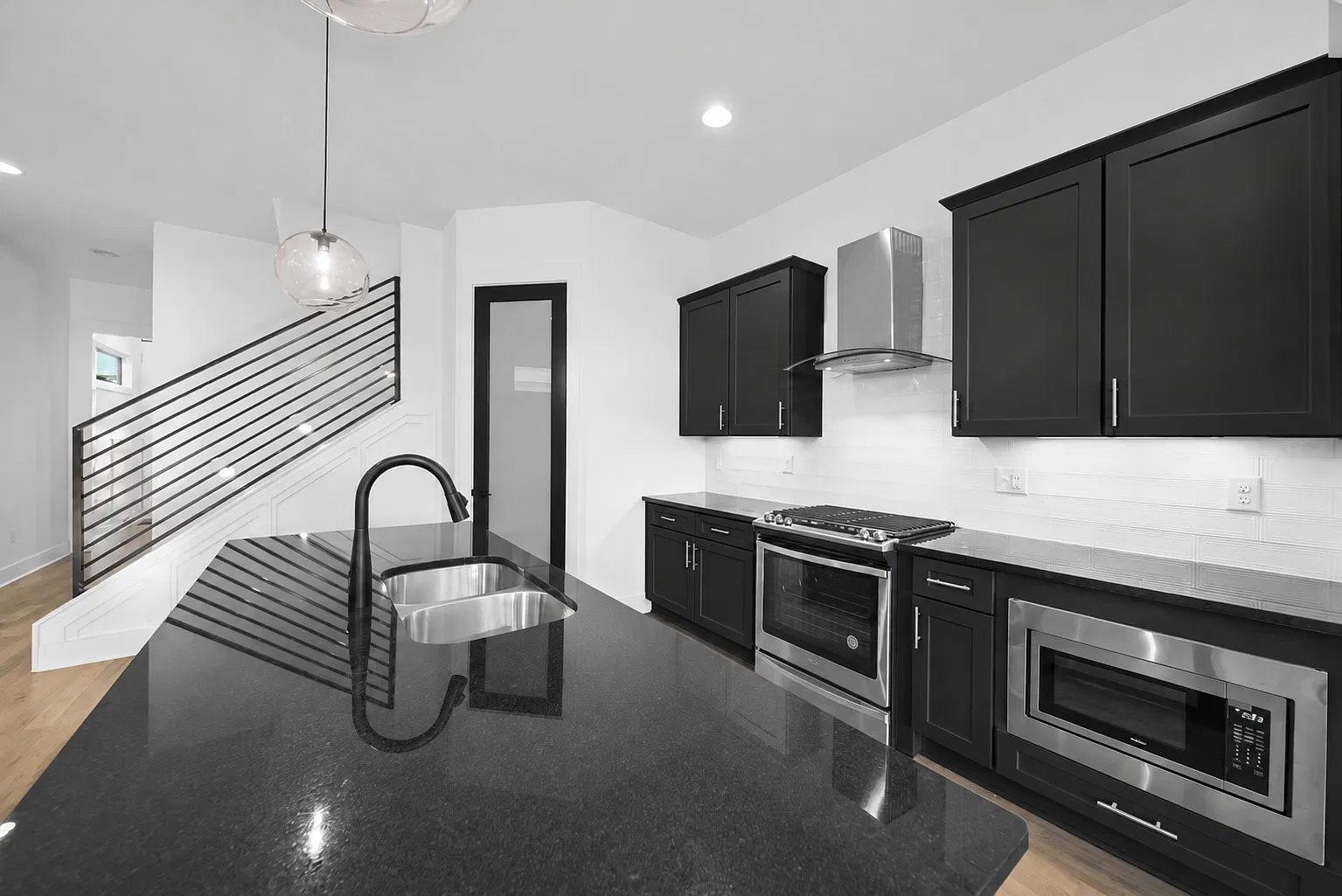 4 bed, 3.5 bath, 2281 sqft, $3,300 — Photo 1