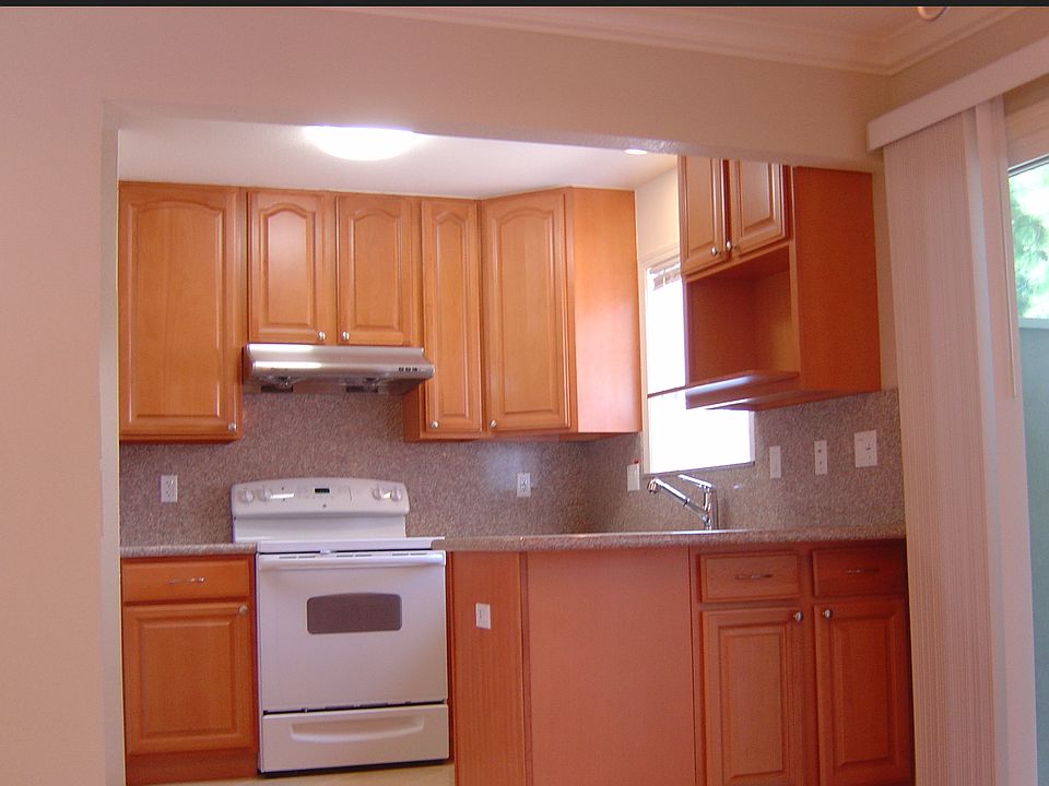 2nd image of 20653 Park Cir E