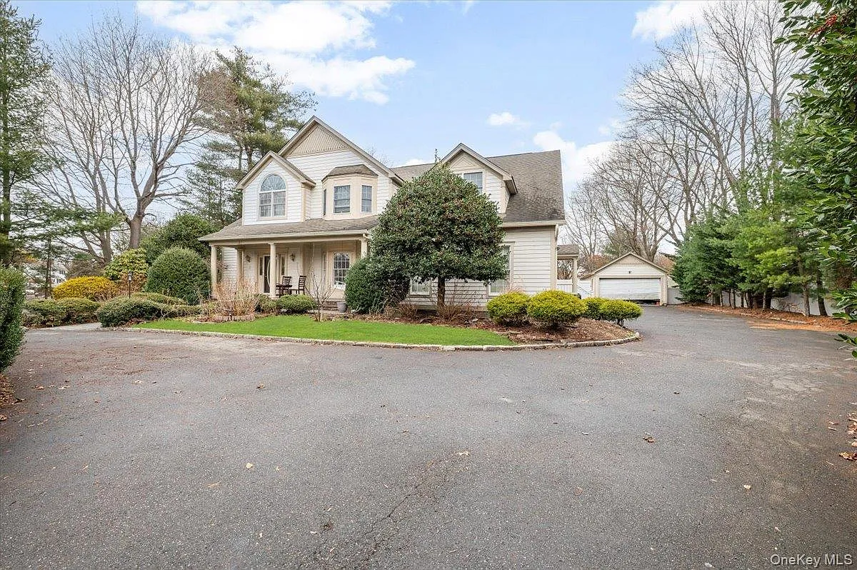 21 Astor Avenue photo 1