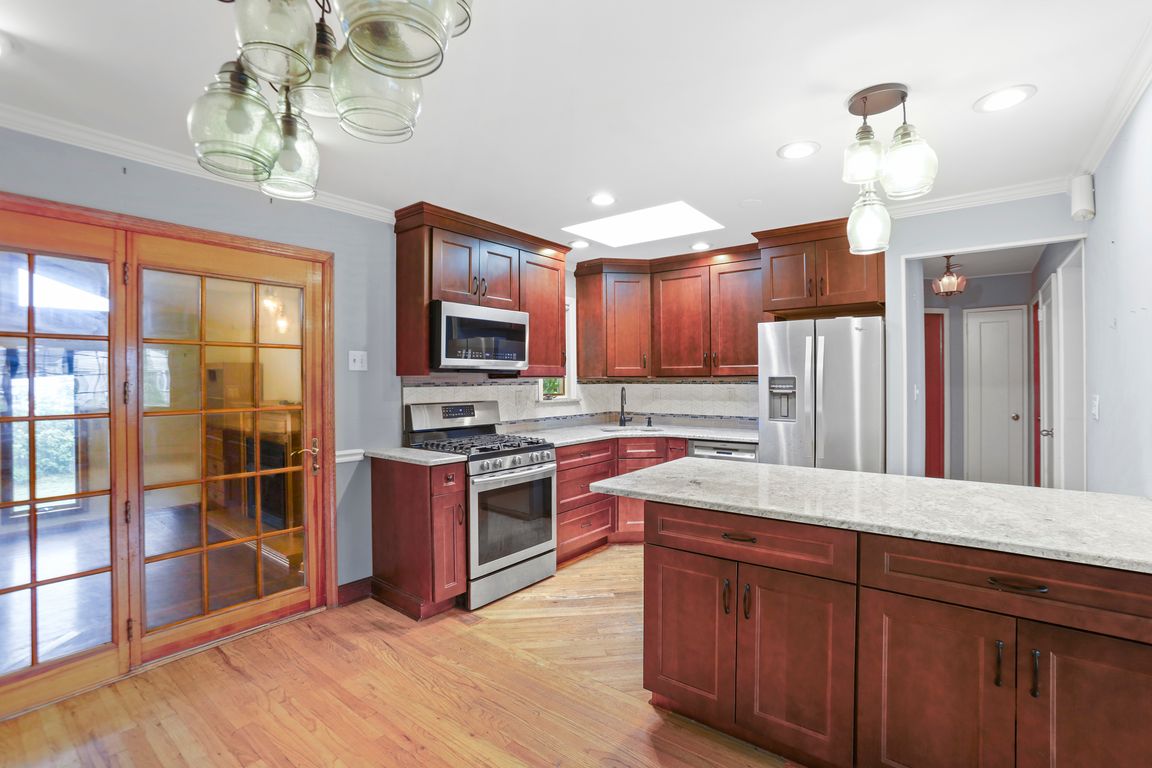 next background image